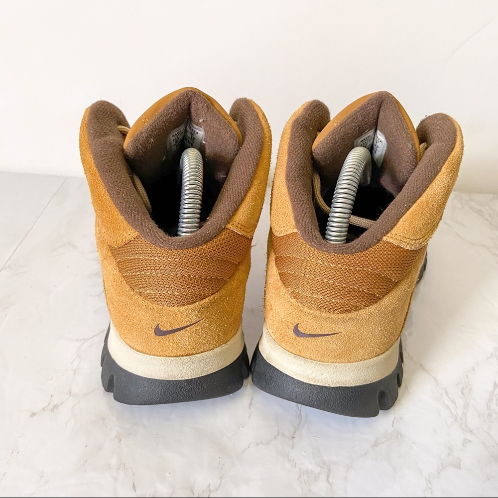 Nike Yucan Water Shield Suede Boots - Picture 4 of 8